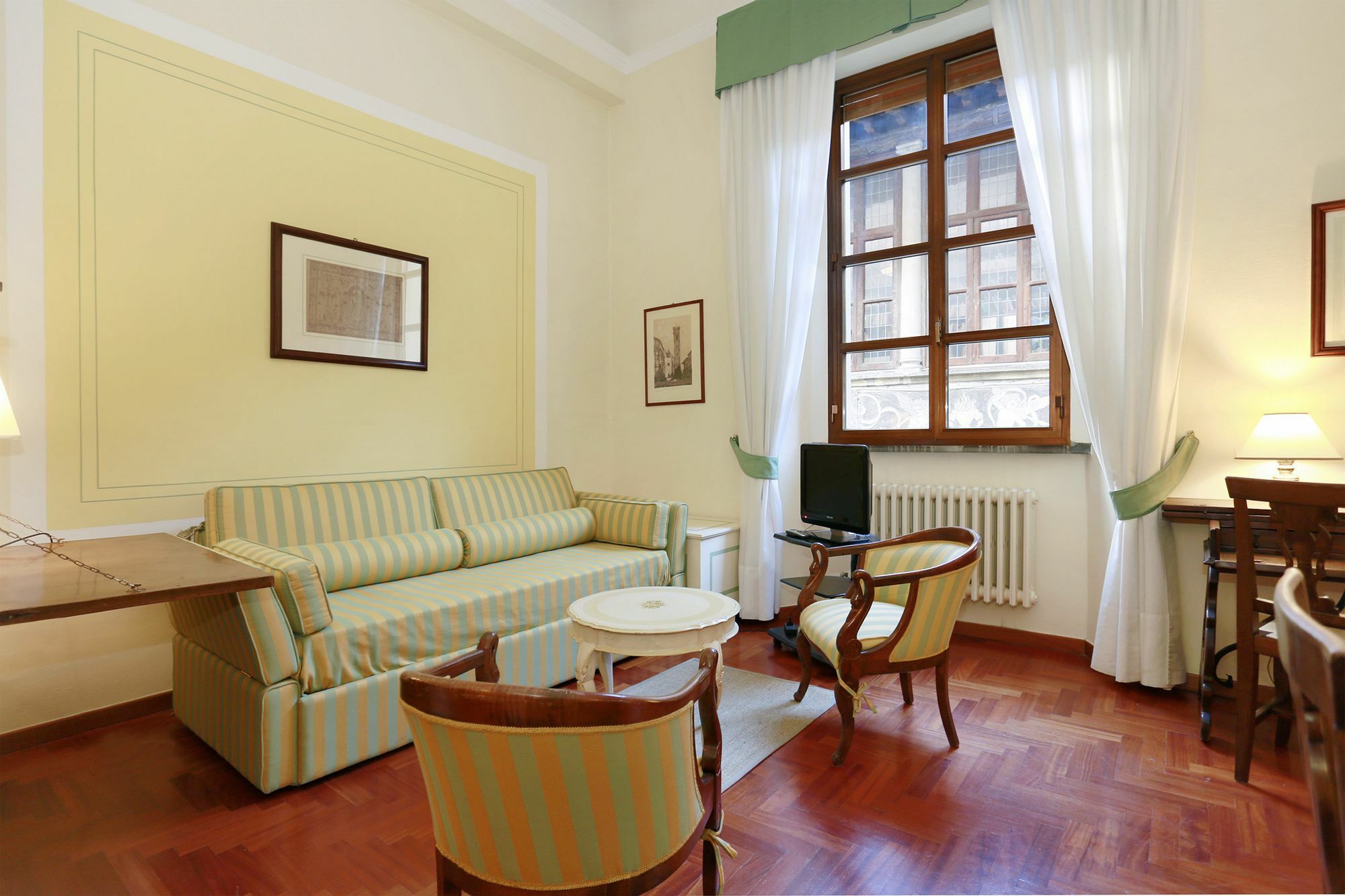 Via Santo Spirito 6 *